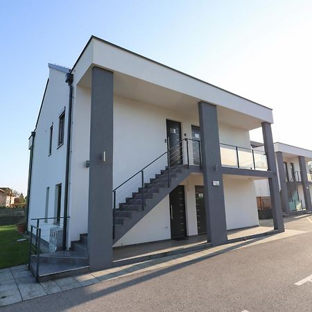 White Mountain Apartment بانوفيتشي المظهر الخارجي الصورة